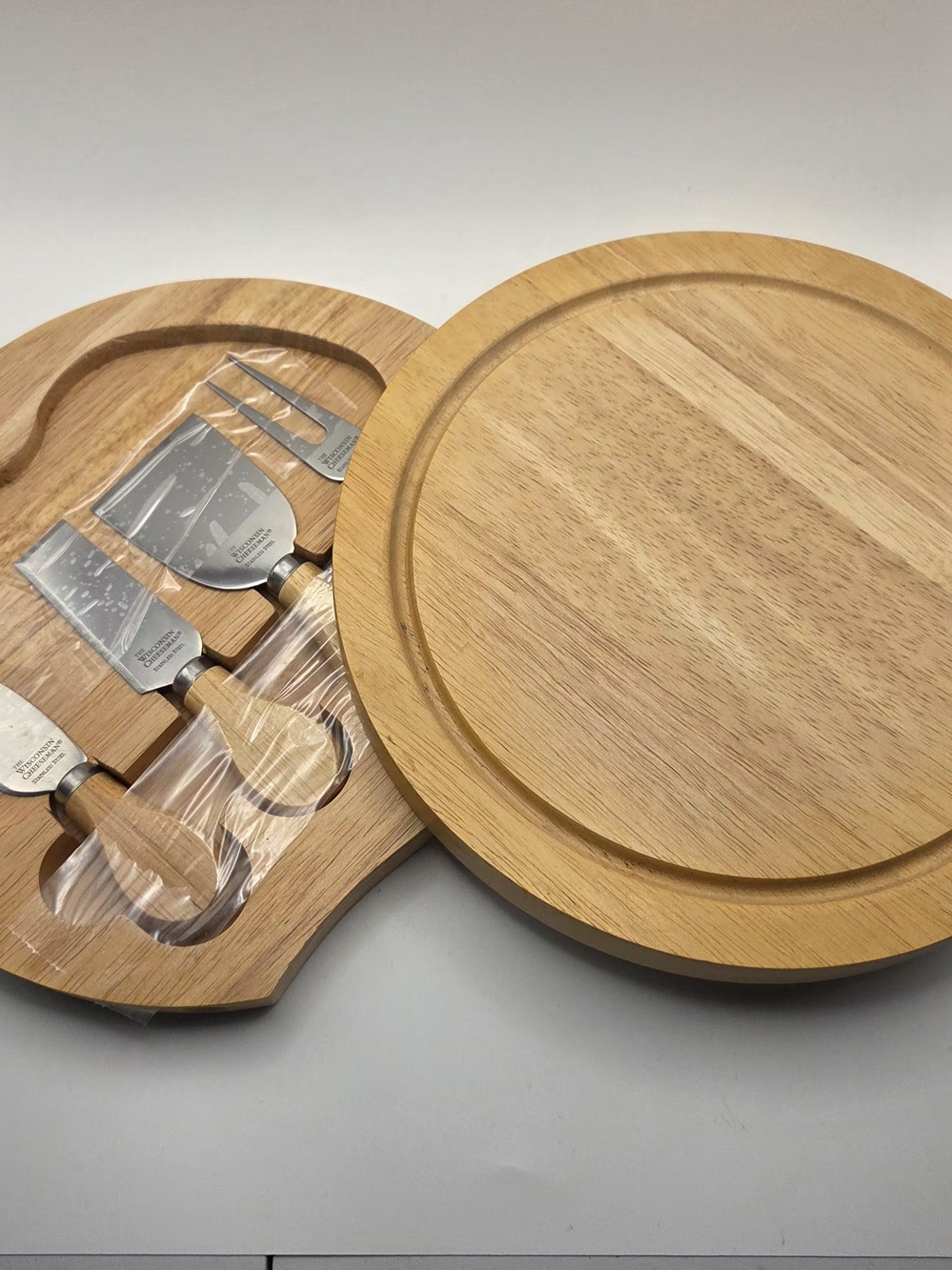 Charcuterie Set 9.5 Inch Round Wood Board With Knives Cheeseman Unboxed